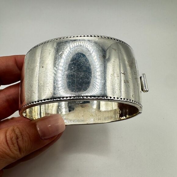 Pre-owned MONET heavy silver-toned metal clamp bracelet! - Picture 1 of 12